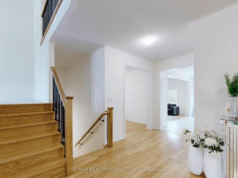 Photo 18 at 362 Danny Wheeler Boulevard, Keswick North, Georgina