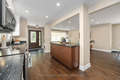 Photo 7 at 18 Deanecrest Road, West Deane, Toronto