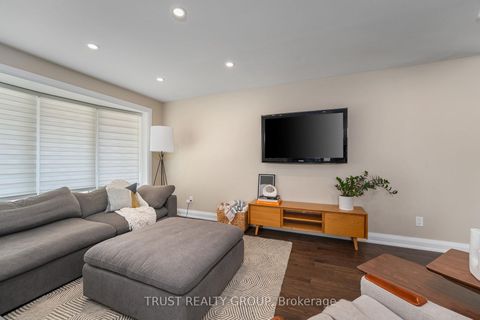 Photo 12 at 18 Deanecrest Road, West Deane, Toronto