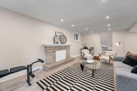 Photo 28 at 18 Deanecrest Road, West Deane, Toronto