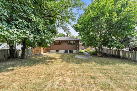 Photo 32 at 18 Deanecrest Road, West Deane, Toronto