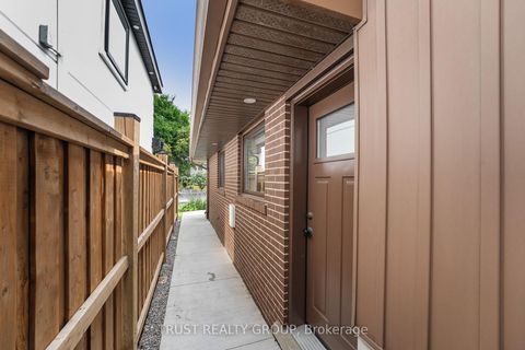 Photo 37 at 18 Deanecrest Road, West Deane, Toronto