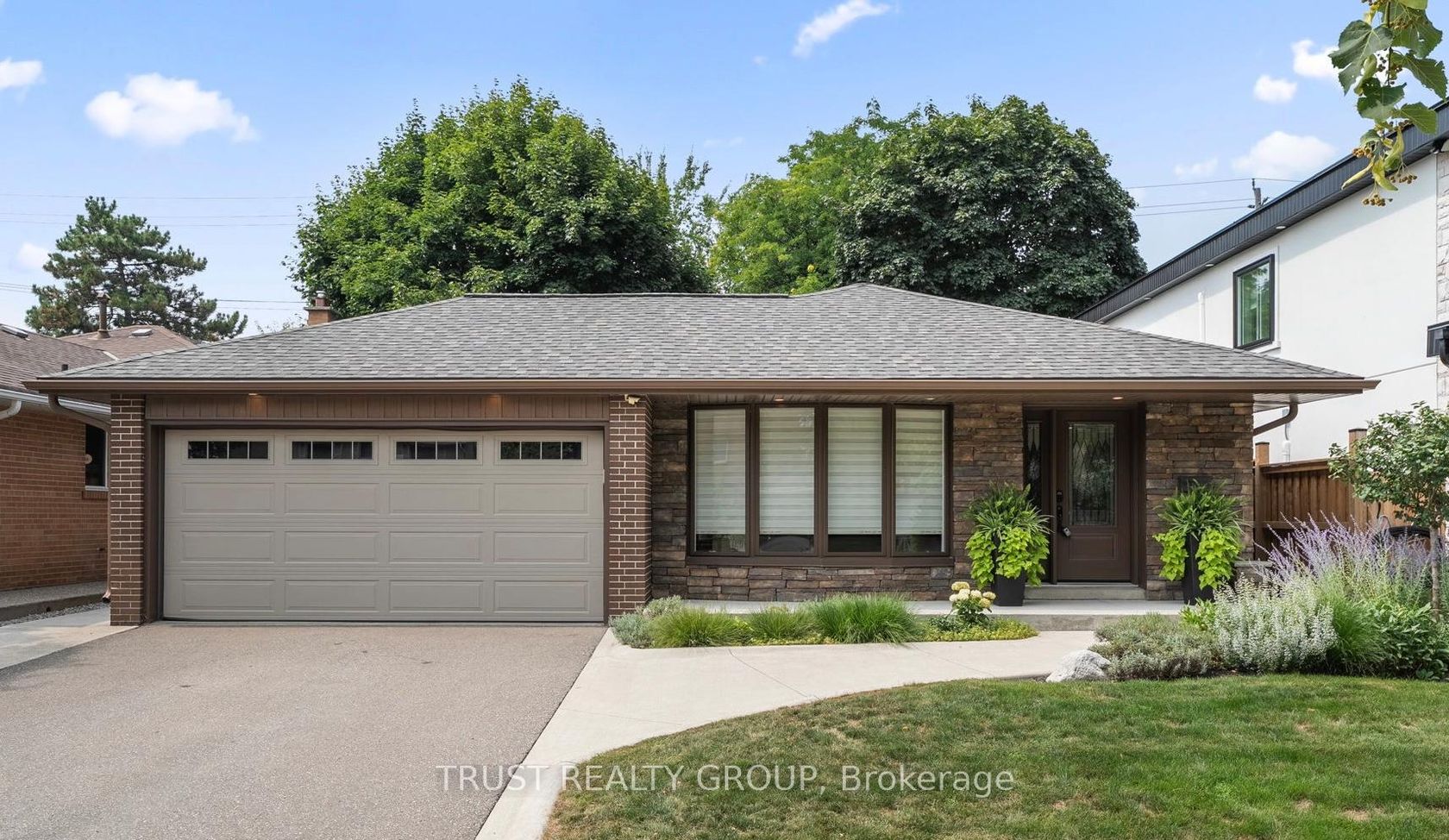 18 Deanecrest Road, West Deane, Toronto by Loree Meneguzzi Real Estate 18 Deanecrest Road, West Deane, Toronto