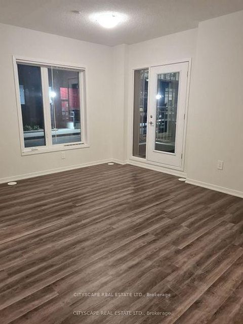 Photo 4 at 23 - 11 Honeycrisp Crescent, Vaughan Corporate Centre, Vaughan