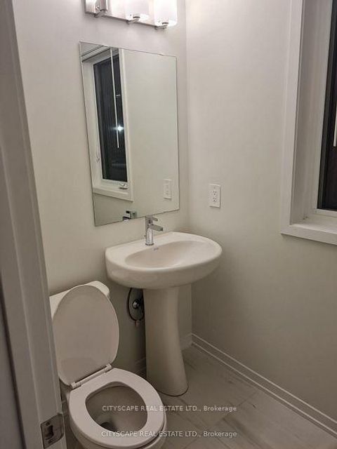 Photo 5 at 23 - 11 Honeycrisp Crescent, Vaughan Corporate Centre, Vaughan