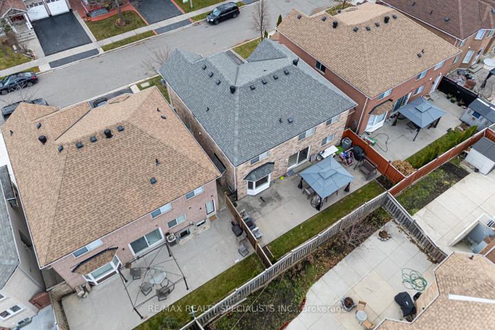 Photo 1 at 30 Bowsfield Drive, Vales of Castlemore, Brampton