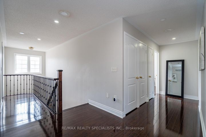 Photo 25 at 30 Bowsfield Drive, Vales of Castlemore, Brampton