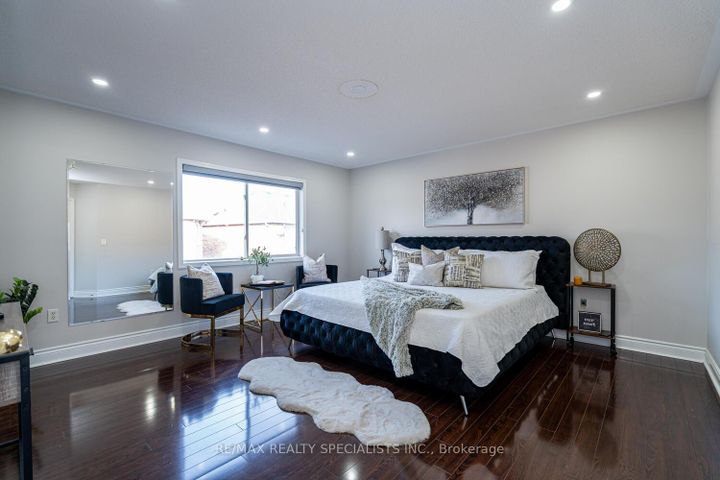 Photo 26 at 30 Bowsfield Drive, Vales of Castlemore, Brampton