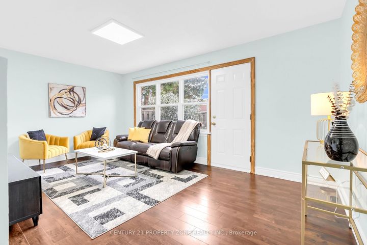 Photo 5 at 56 - 56 Eden Park Drive, Southgate, Brampton