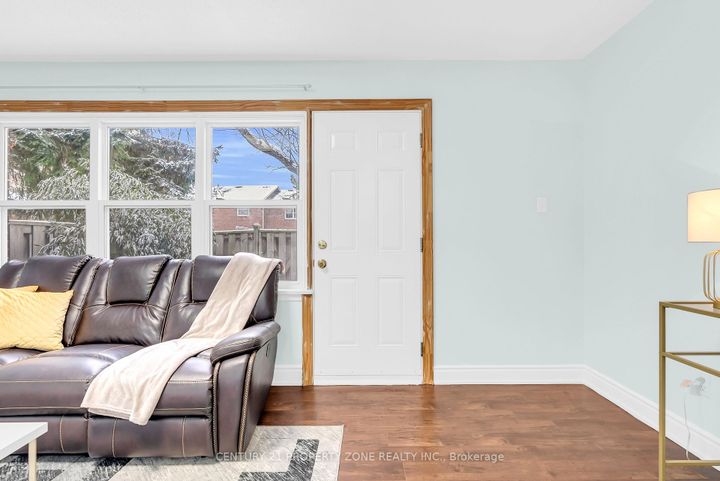 Photo 10 at 56 - 56 Eden Park Drive, Southgate, Brampton