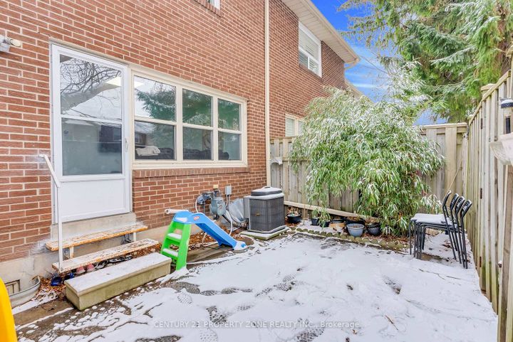 Photo 38 at 56 - 56 Eden Park Drive, Southgate, Brampton