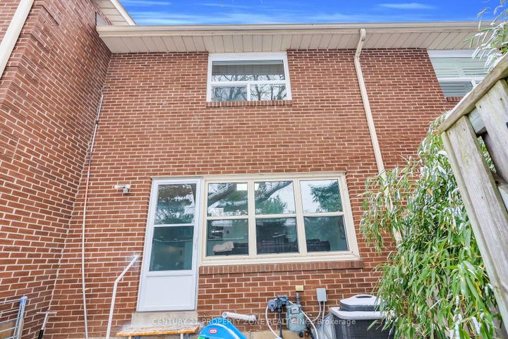 Photo 39 at 56 - 56 Eden Park Drive, Southgate, Brampton