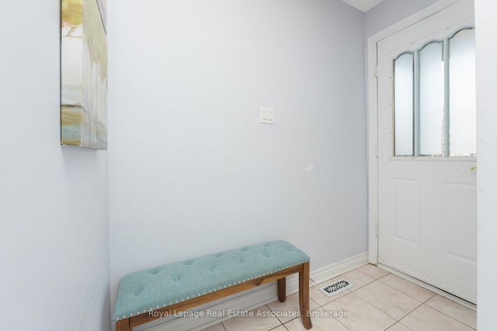 Photo 2 at 10 - 76 River Drive, Georgetown, Halton Hills