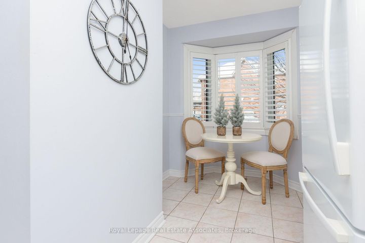 Photo 4 at 10 - 76 River Drive, Georgetown, Halton Hills