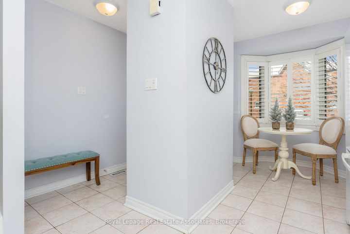 Photo 7 at 10 - 76 River Drive, Georgetown, Halton Hills