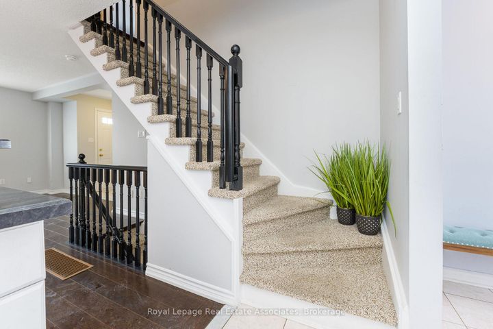 Photo 8 at 10 - 76 River Drive, Georgetown, Halton Hills