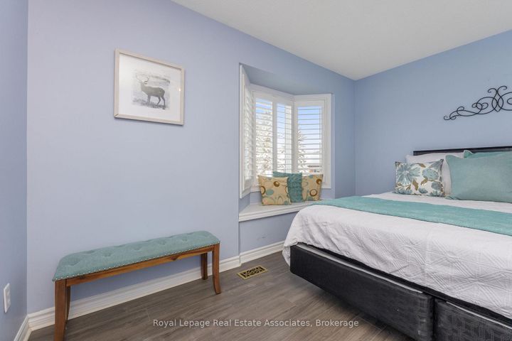 Photo 12 at 10 - 76 River Drive, Georgetown, Halton Hills