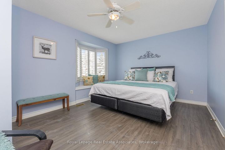 Photo 13 at 10 - 76 River Drive, Georgetown, Halton Hills