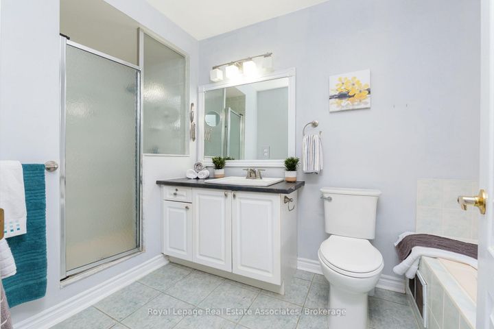 Photo 16 at 10 - 76 River Drive, Georgetown, Halton Hills