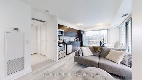 Photo 3 at 711 - 100 Western Battery Road, Niagara, Toronto