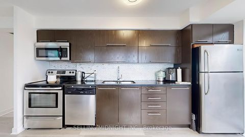 Photo 6 at 711 - 100 Western Battery Road, Niagara, Toronto