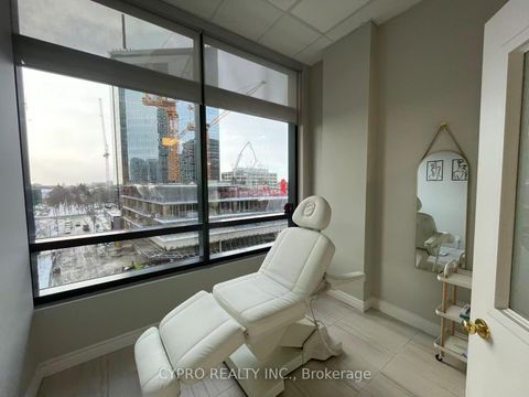 Photo 4 at 5M - 4773 Yonge Street, Willowdale East, Toronto