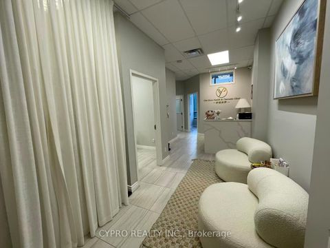 Photo 12 at 5M - 4773 Yonge Street, Willowdale East, Toronto