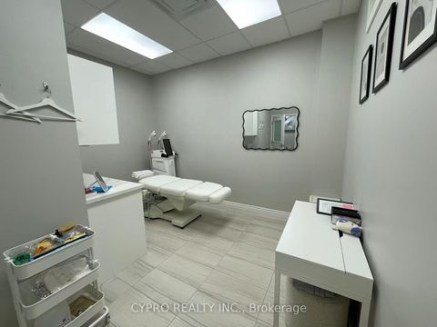 Photo 13 at 5M - 4773 Yonge Street, Willowdale East, Toronto