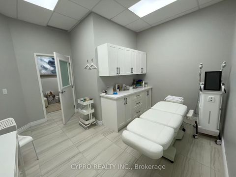 Photo 15 at 5M - 4773 Yonge Street, Willowdale East, Toronto