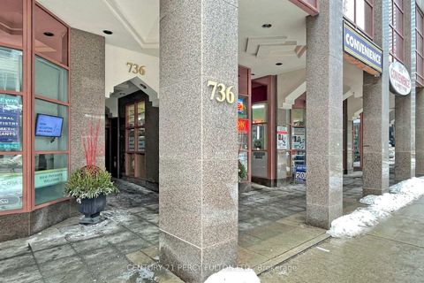 Photo 7 at 703 - 736 Bay Street, Bay Street Corridor, Toronto