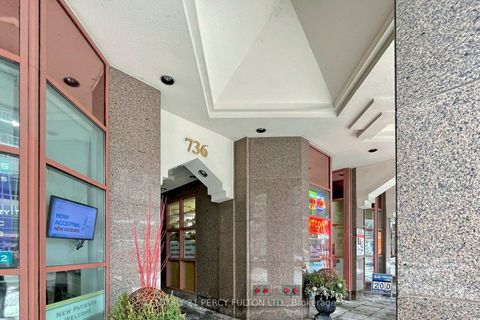 Photo 8 at 703 - 736 Bay Street, Bay Street Corridor, Toronto