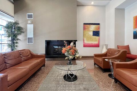 Photo 10 at 703 - 736 Bay Street, Bay Street Corridor, Toronto