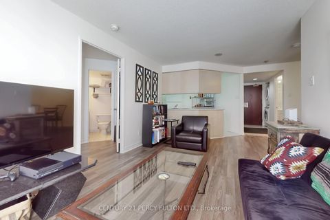 Photo 16 at 703 - 736 Bay Street, Bay Street Corridor, Toronto