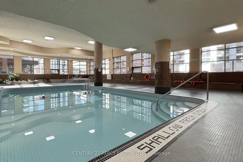 Photo 38 at 703 - 736 Bay Street, Bay Street Corridor, Toronto