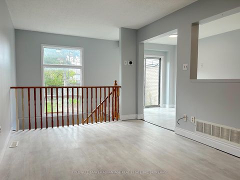 Photo 3 at 16 Cunningham Drive, Ardagh, Barrie