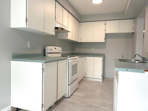 Photo 10 at 16 Cunningham Drive, Ardagh, Barrie