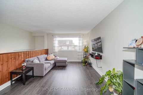 Photo 9 at 31 - 321 Blackthorn Street, Eastdale, Oshawa