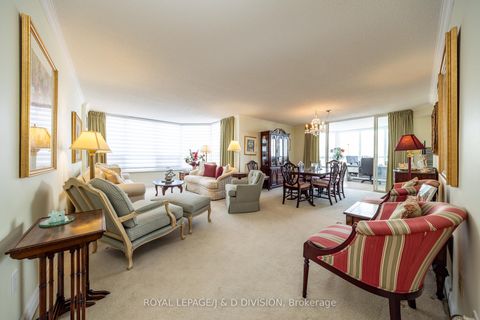 Photo 2 at 1710 - 65 Spring Garden Avenue, Willowdale East, Toronto