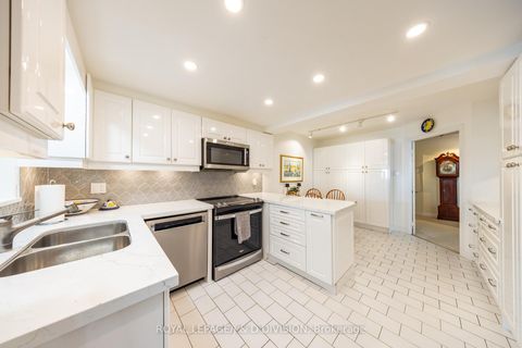 Photo 9 at 1710 - 65 Spring Garden Avenue, Willowdale East, Toronto