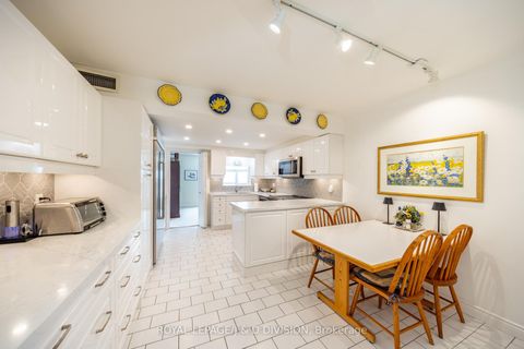 Photo 15 at 1710 - 65 Spring Garden Avenue, Willowdale East, Toronto