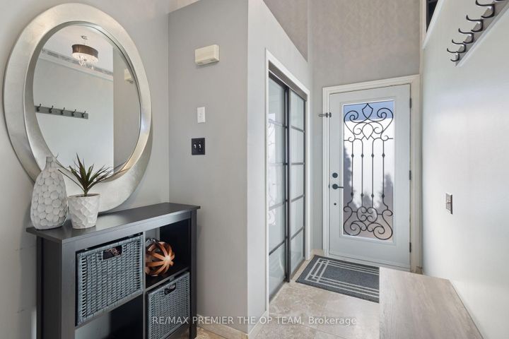 Photo 2 at 28 Kelso Crescent, Maple, Vaughan