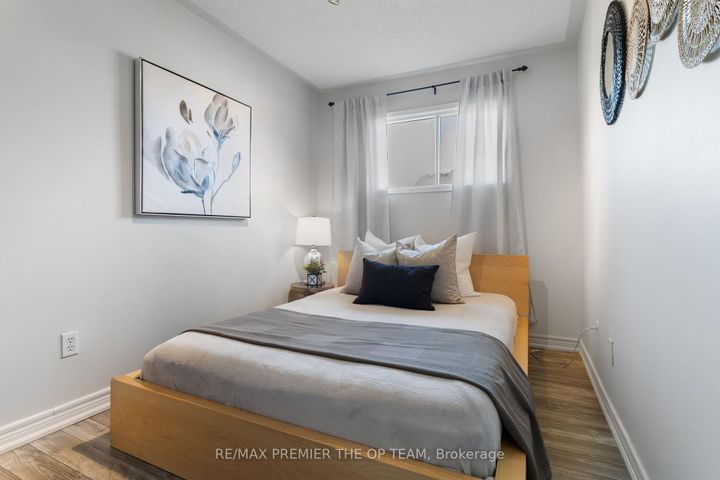 Photo 22 at 28 Kelso Crescent, Maple, Vaughan