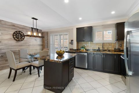 Photo 5 at 28 Kelso Crescent, Maple, Vaughan