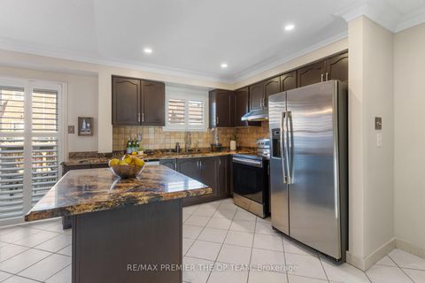 Photo 8 at 28 Kelso Crescent, Maple, Vaughan