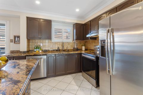 Photo 10 at 28 Kelso Crescent, Maple, Vaughan