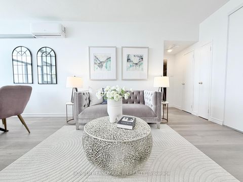 Photo 4 at 1007 - 2245 Eglinton Avenue E, Ionview, Toronto