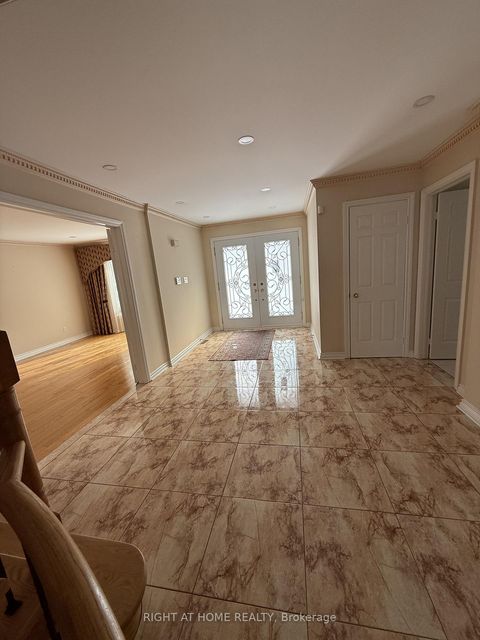 Photo 2 at 6 Carriage Lane, Branson, Toronto