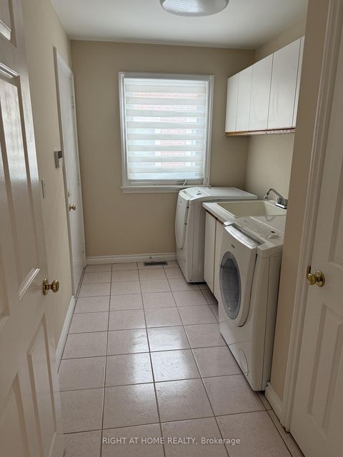 Photo 5 at 6 Carriage Lane, Branson, Toronto