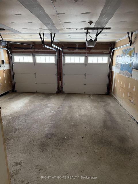 Photo 6 at 6 Carriage Lane, Branson, Toronto