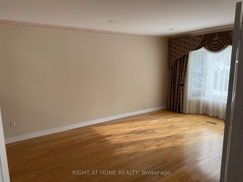 Photo 7 at 6 Carriage Lane, Branson, Toronto